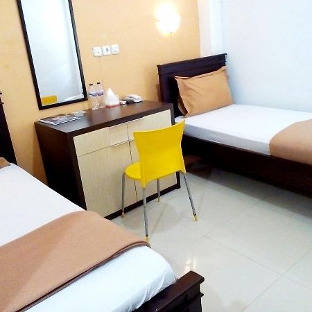Lamongan Hotel Elresas מראה חיצוני תמונה